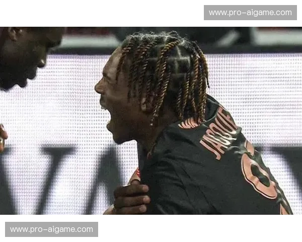 雷恩后防危机：雅凯左肩重伤需手术，布德拉尔大腿肌肉拉伤